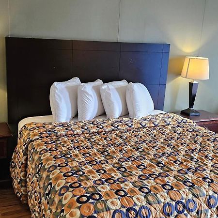 Astoria Hotel West Данвилл Экстерьер фото